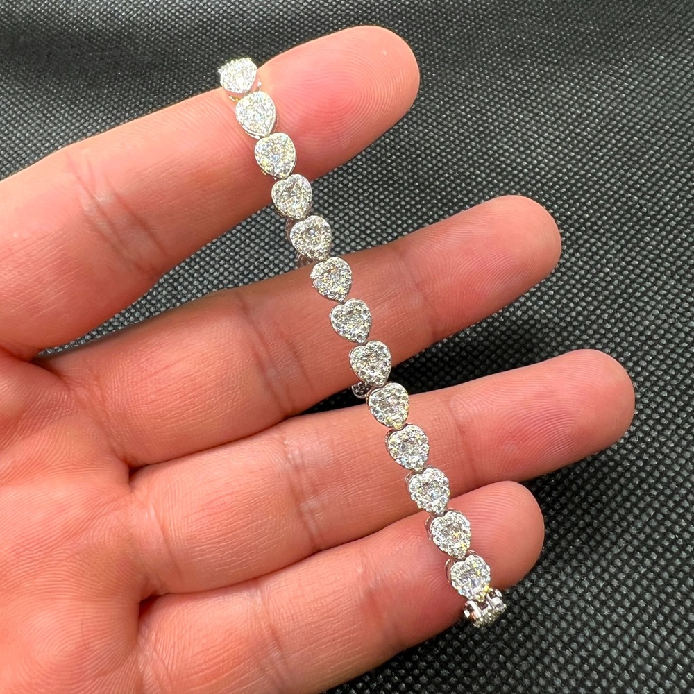 Tennis bracelet